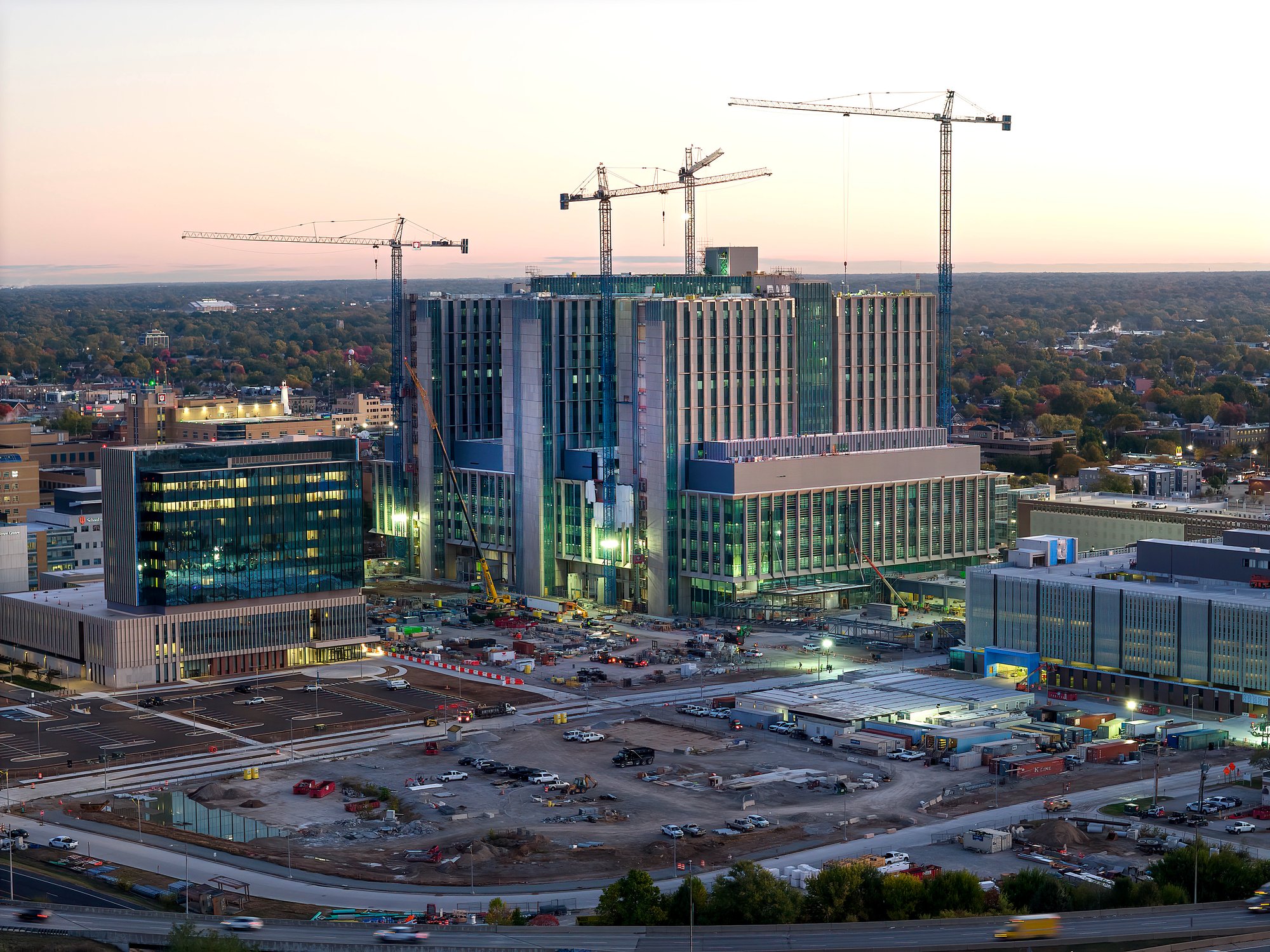 02_IUH Health_Drone_Sunrise