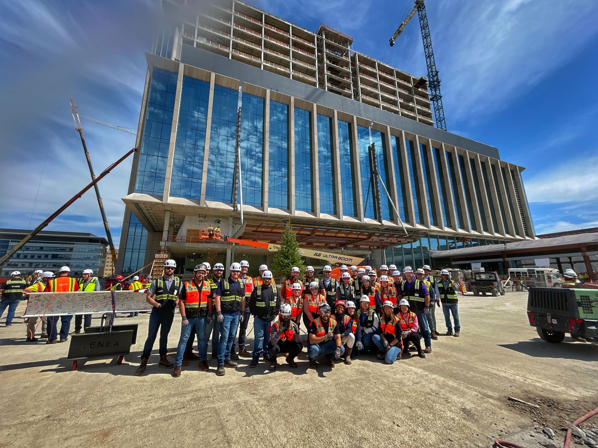 Wilhelm-Gilbane Team Photo_Topping Out
